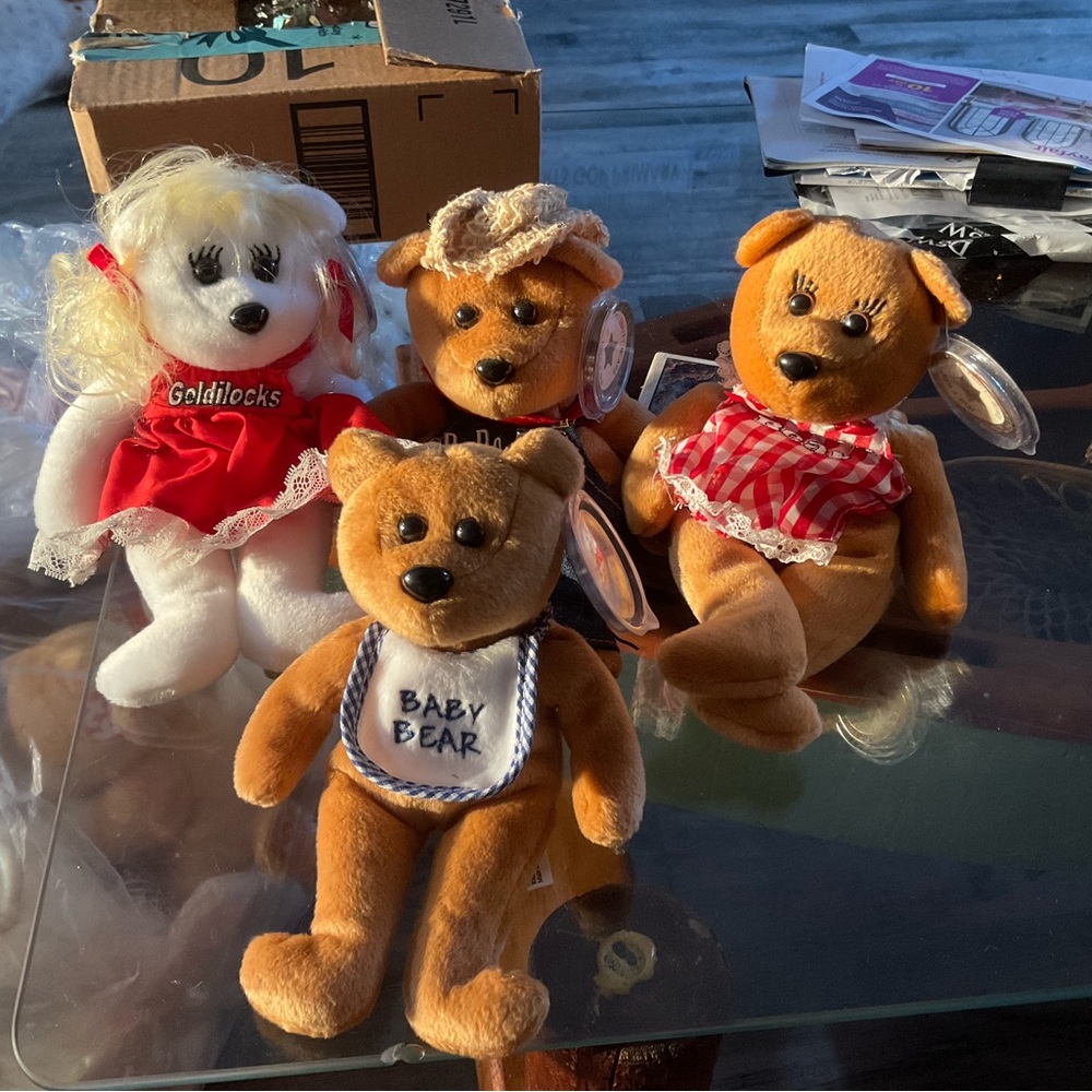 JC CELEBRITY bears born a star goldilocks, momma, papa and baby bear NWT
